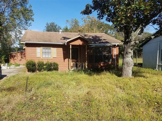 Backyard, Exterior, Facade, Log Home