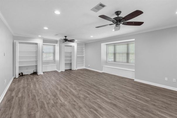 Empty room, Interior, Recessed Lighting, Wood Texture Flooring