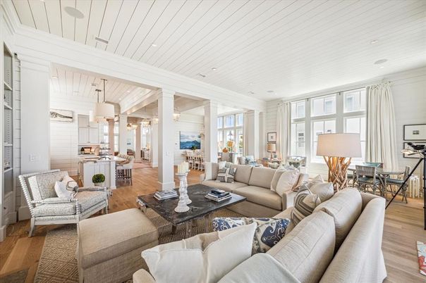 Dining room, Interior, Living room, Pendant Lights, Recessed Lighting, Wood Texture Flooring
