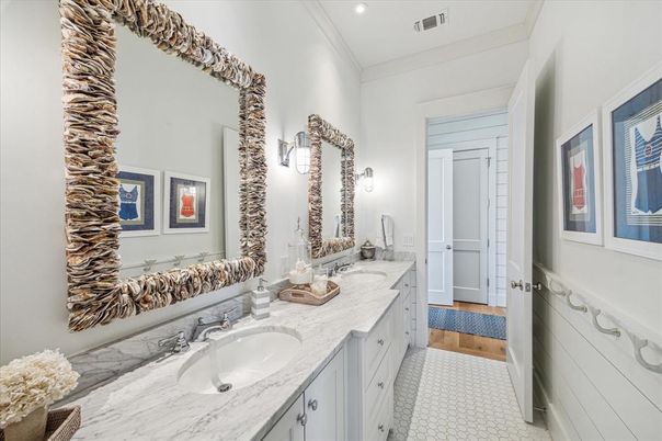 Bathroom, Dual Sink Vanities, Interior, Recessed Lighting