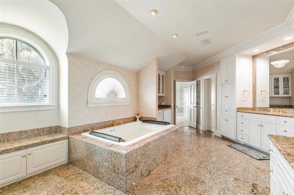Bathroom, Interior, Recessed Lighting