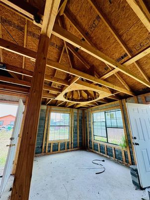 Empty room, Interior, Wooden Beams, Wooden Ceilings