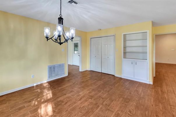 Chandelier, Empty room, Interior, Pendant Lights, Wood Texture Flooring