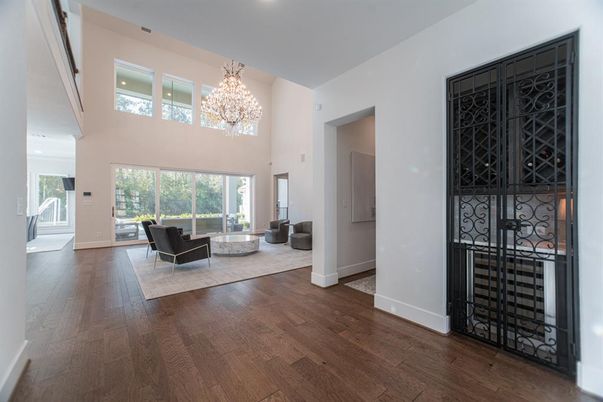 Chandelier, Interior, Living room, Recessed Lighting, Wood Texture Flooring