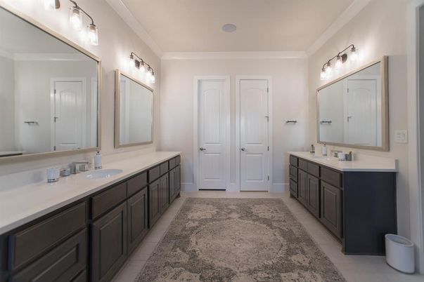 Bathroom, Dual Sink Vanities, Interior