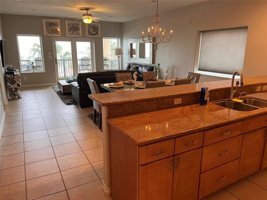 Chandelier, Dining room, Interior, Kitchen, Living room