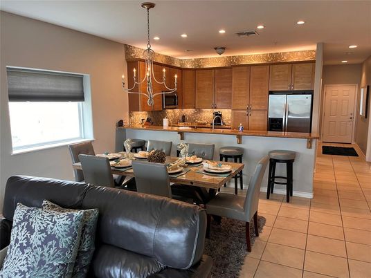 Chandelier, Dining room, Interior, Kitchen, Recessed Lighting, Stainless Steel Appliances