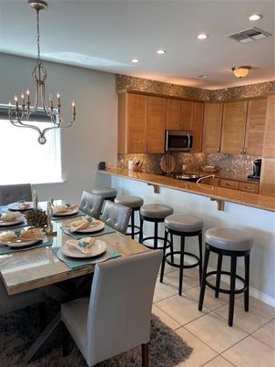 Chandelier, Dining room, Interior, Kitchen, Recessed Lighting