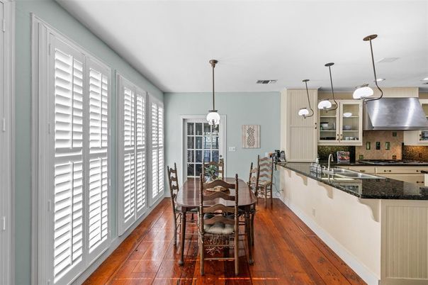 Dining room, Interior, Kitchen, Pendant Lights, Recessed Lighting, Wood Texture Flooring