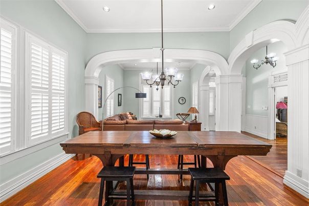 Chandelier, Dining room, Interior, Recessed Lighting, Wood Texture Flooring