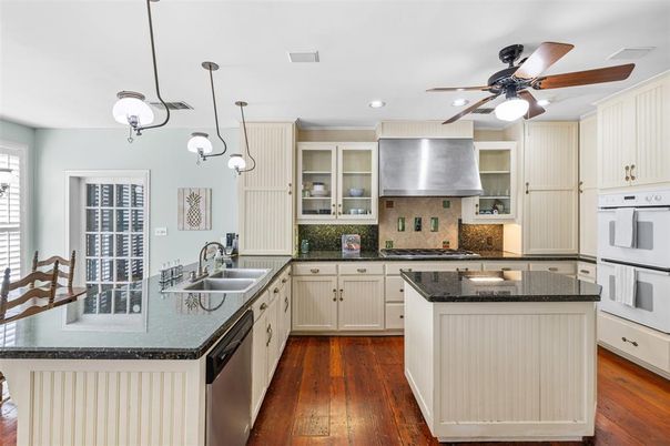 Interior, Kitchen, Pendant Lights, Recessed Lighting, Wood Texture Flooring