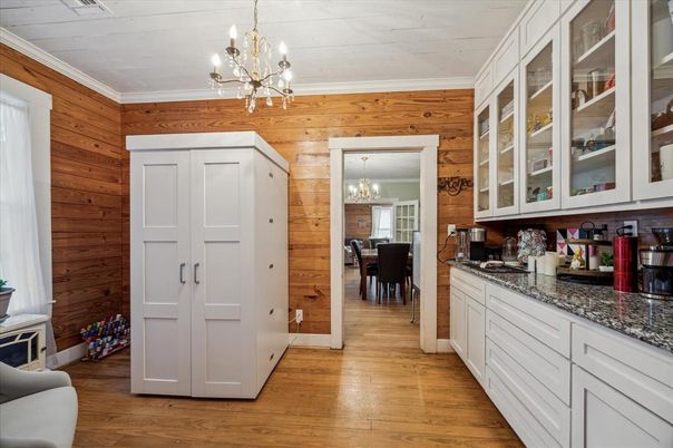 Chandelier, Dining room, Interior, Wood Texture Flooring, Wooden Walls
