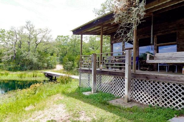 Exterior, Lake