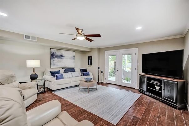 Interior, Living room, Recessed Lighting, Wood Texture Flooring