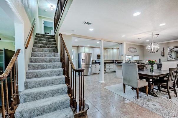 Chandelier, Dining room, Interior, Kitchen, Recessed Lighting, Stainless Steel Appliances