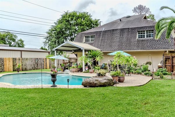 Backyard, Exterior, Pool