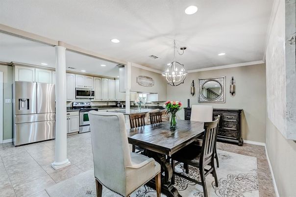 Dining room, Interior, Kitchen, Pendant Lights, Recessed Lighting, Stainless Steel Appliances
