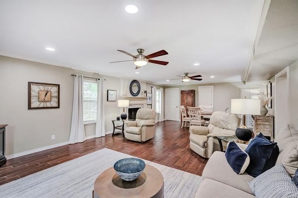 Dining room, Interior, Living room, Recessed Lighting, Wood Texture Flooring
