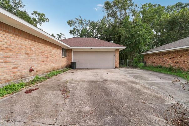 Detached Garage, Exterior