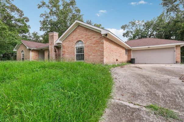 Backyard, Detached Garage, Exterior
