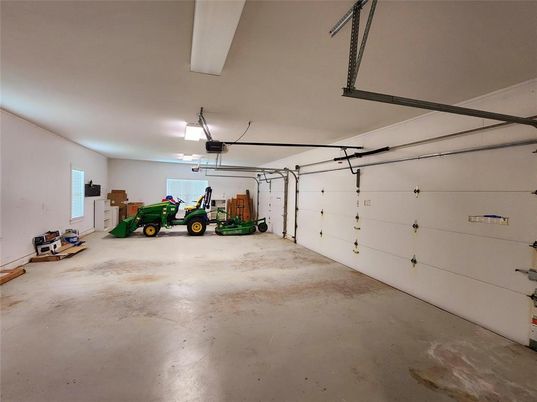 Garage, Interior