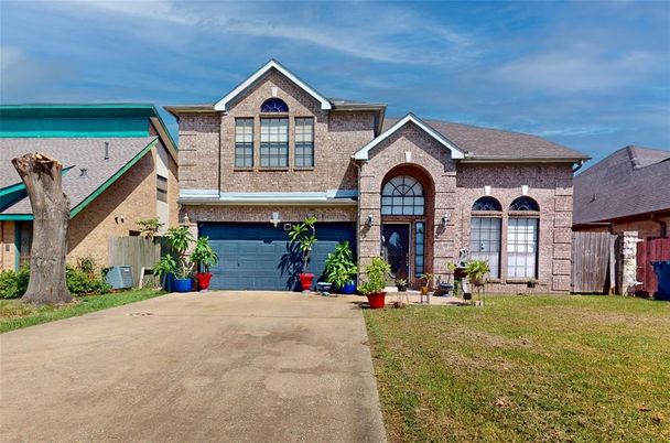 Attached, Exterior, Facade, Brick Facade, Brick Traditional
