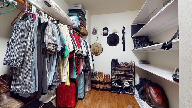 Interior, Walk-in Closets, Wood Texture Flooring
