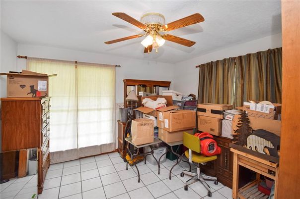 Home Office, Interior