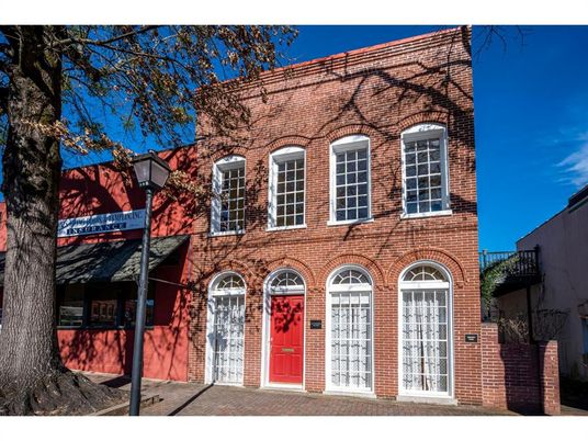 Exterior, Facade, Brick Facade, Georgian