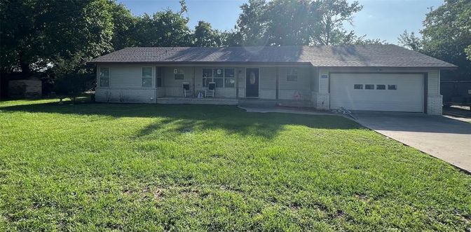 Attached, Backyard, Exterior, Facade, Ranch