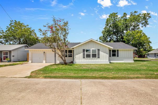 Attached, Backyard, Detached Garage, Exterior, Facade, Ranch