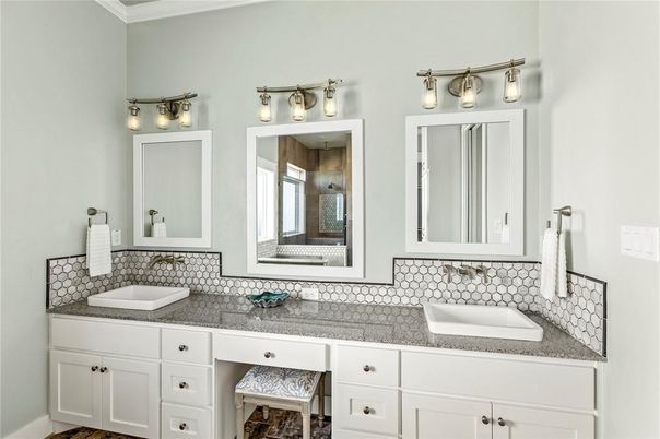 Bathroom, Dual Sink Vanities, Interior