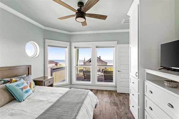 Bedroom, Interior, Water, Wood Texture Flooring