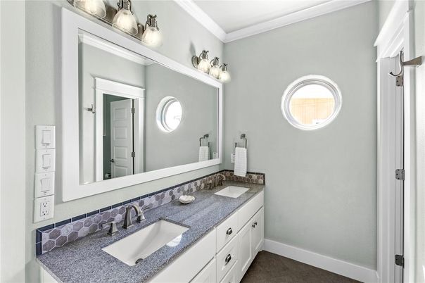 Bathroom, Dual Sink Vanities, Interior