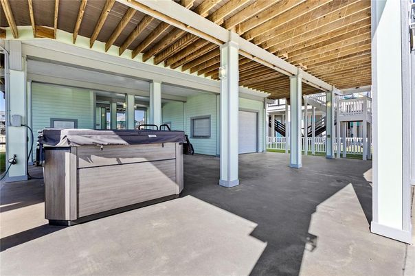 Exterior, Hot Tub