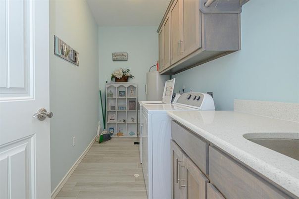 Interior, Washer, Wood Texture Flooring