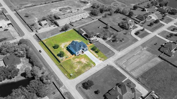 Exterior, Drone