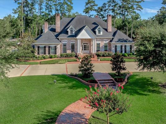 Backyard, Exterior, Facade, Brick Facade, French Provincial