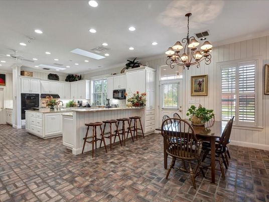 Chandelier, Dining room, Interior, Kitchen, Recessed Lighting
