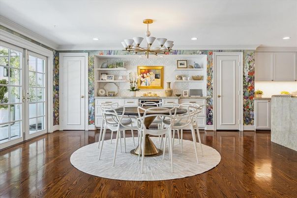 Chandelier, Dining room, Interior, Recessed Lighting, Wood Texture Flooring