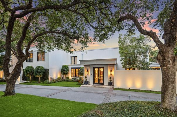 Backyard, Exterior, Facade, French Provincial