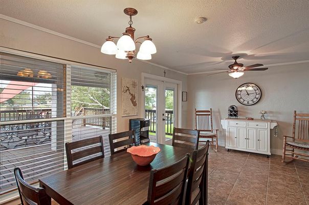 Dining room, Interior