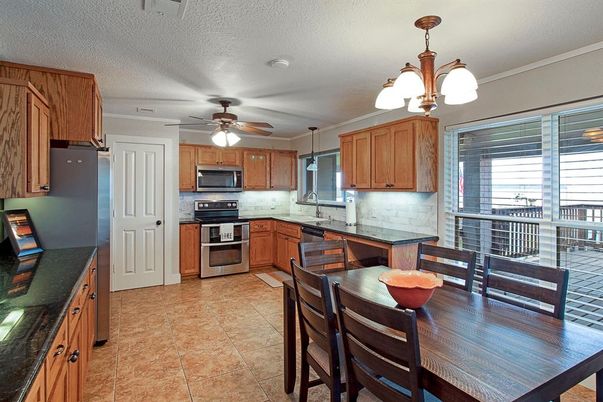 Dining room, Interior, Kitchen, Stainless Steel Appliances