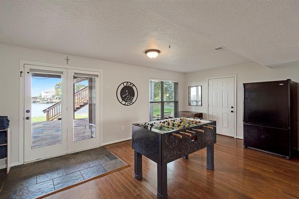 Game Room, Interior, Wood Texture Flooring