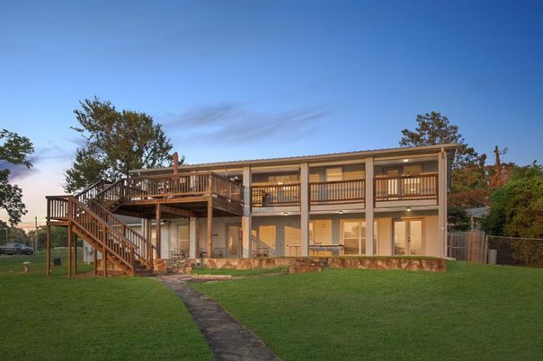 Backyard, Exterior, Facade, Modern