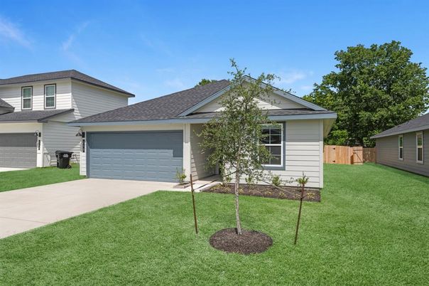 Attached, Exterior, Facade, Ranch
