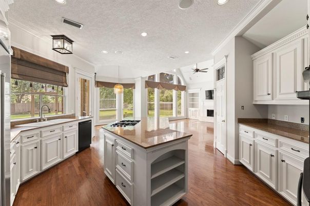 Interior, Kitchen, Pendant Lights, Recessed Lighting, Wood Texture Flooring