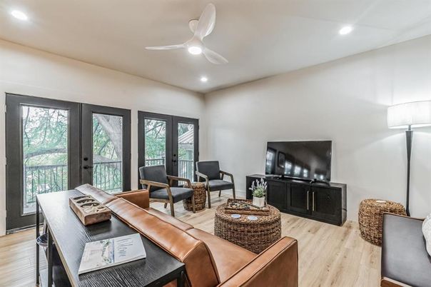 Interior, Living room, Recessed Lighting, Wood Texture Flooring