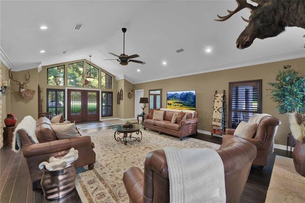 Interior, Living room, Recessed Lighting, Wood Texture Flooring