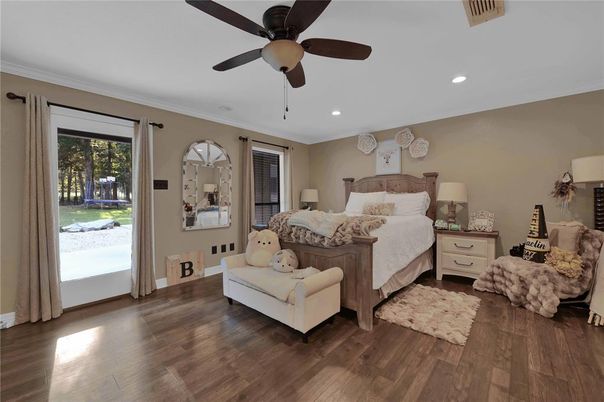 Bedroom, Interior, Recessed Lighting, Wood Texture Flooring